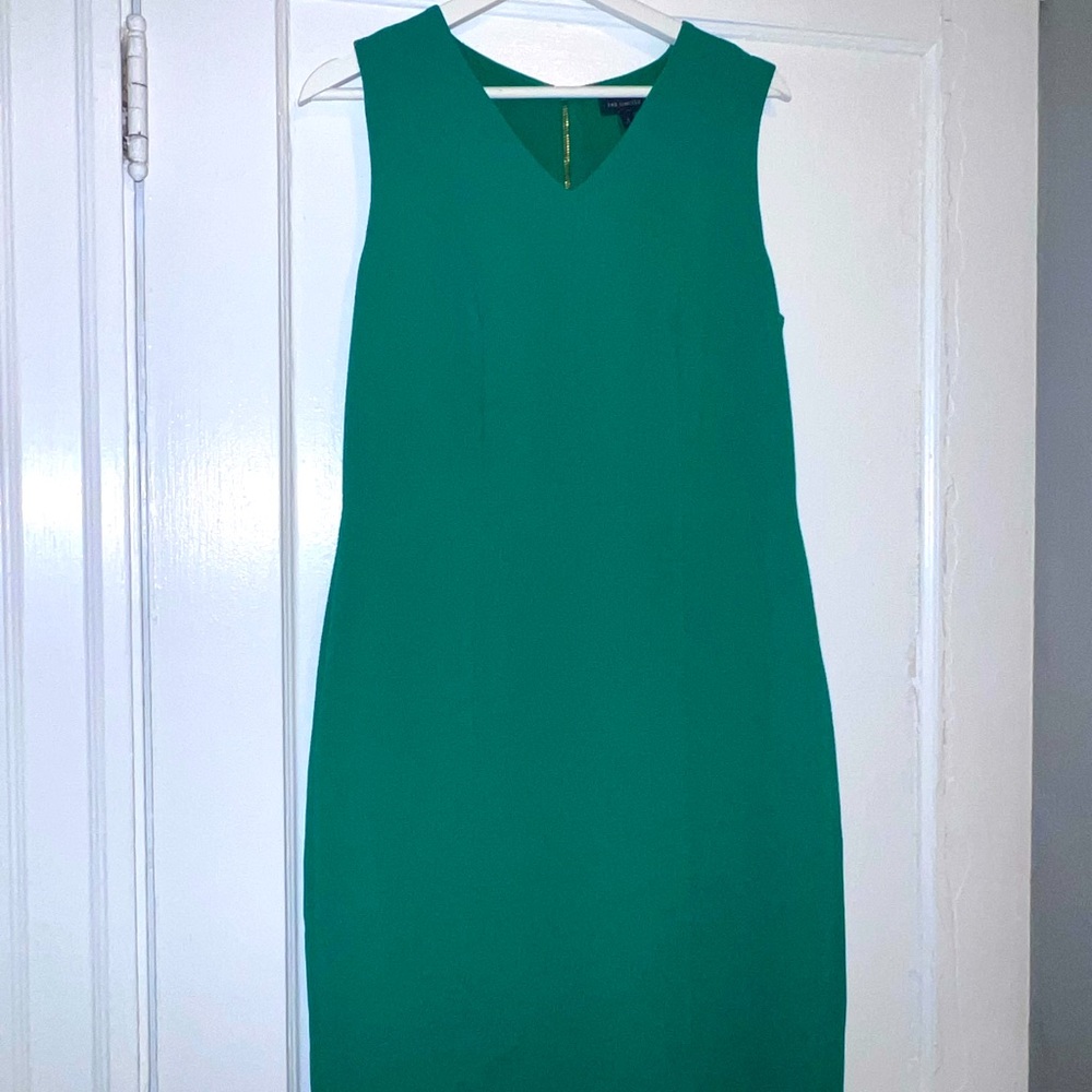 The Limited NWOT size 8 V neck shift dress